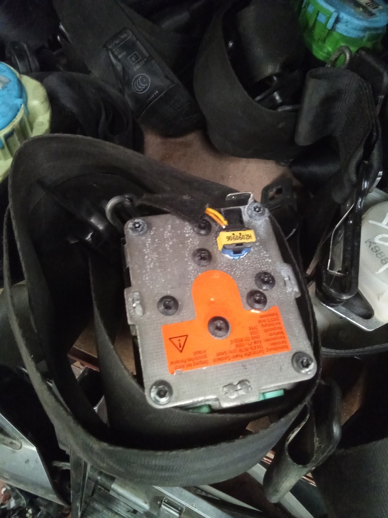 Cinturon delantero derecho citroen c4 gran picasso '07