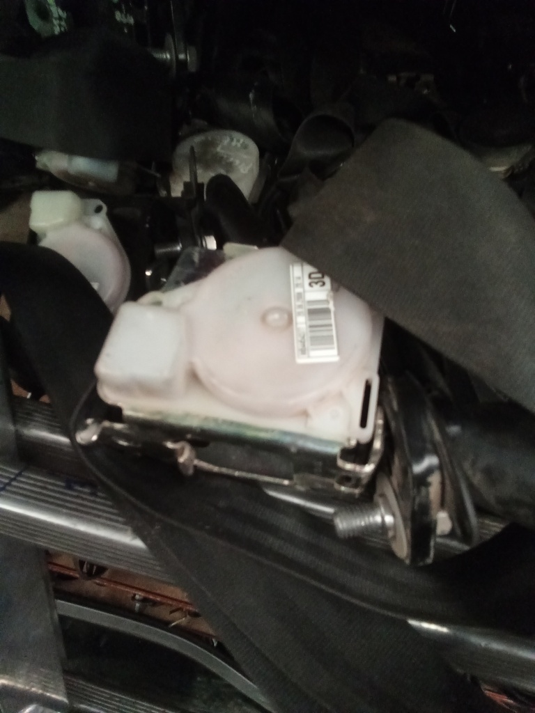 Cinturon trasero izquierdo citroen c4 gran picasso '07