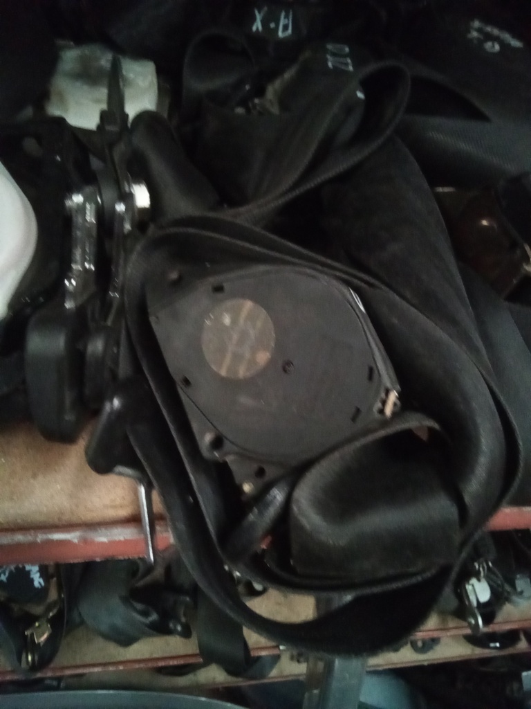 Cinturon delantero derecho citroen ax '92