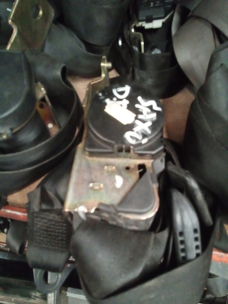 Cinturon delantero izquierdo citroen saxo '98