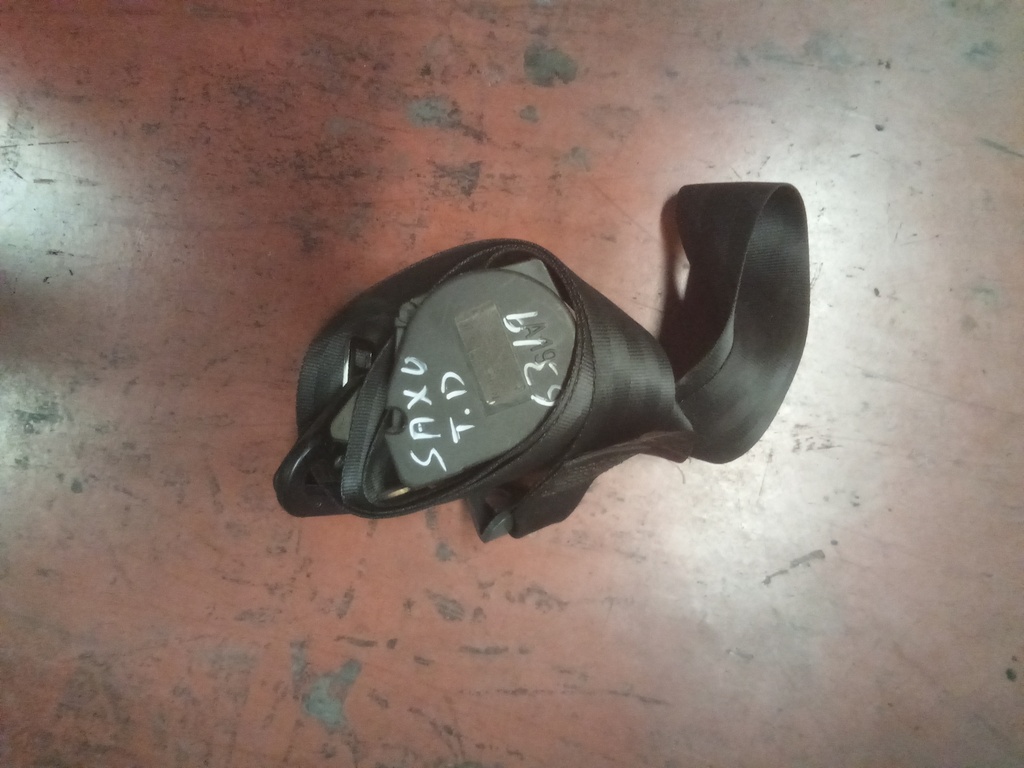 Cinturon trasero derecho citroen saxo '98