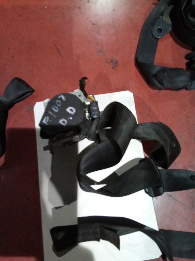 Cinturon delantero derecho peugeot 1007 '08