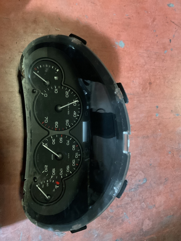 Cuadro instrumentos peugeot parnet 2010