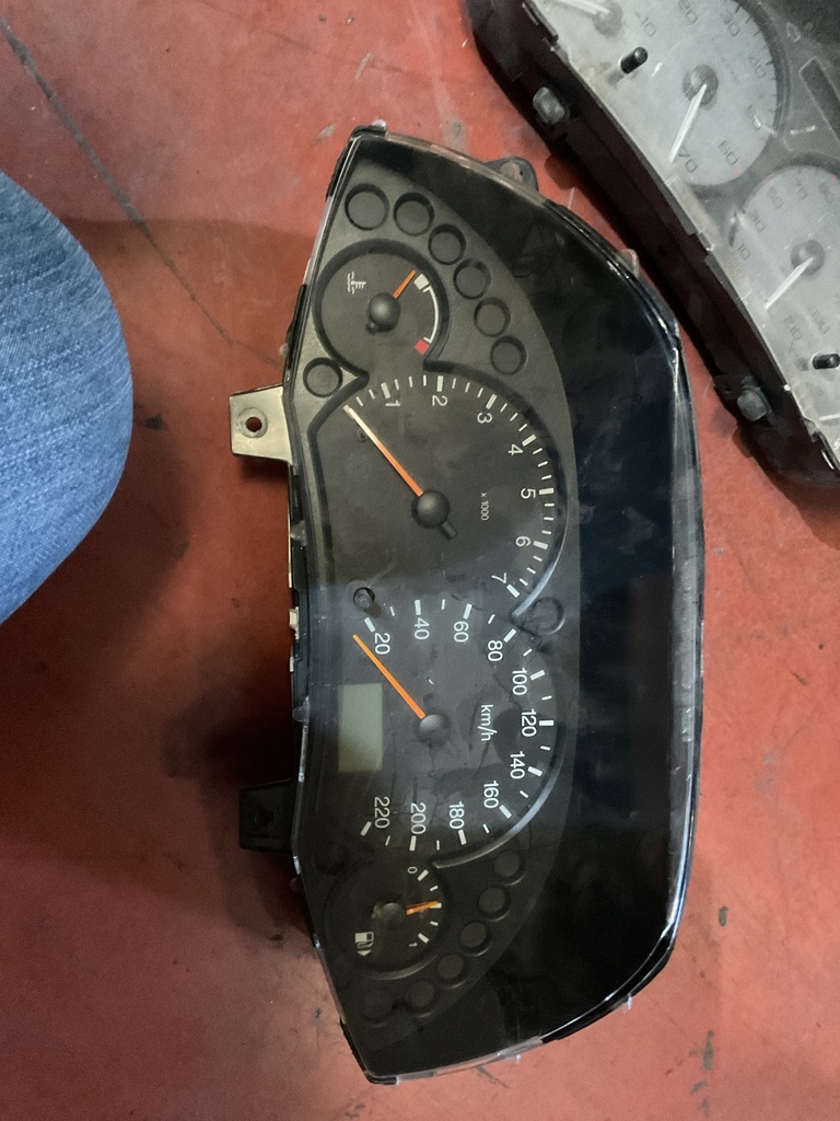 Cuadro instrumentos ford focus 2000