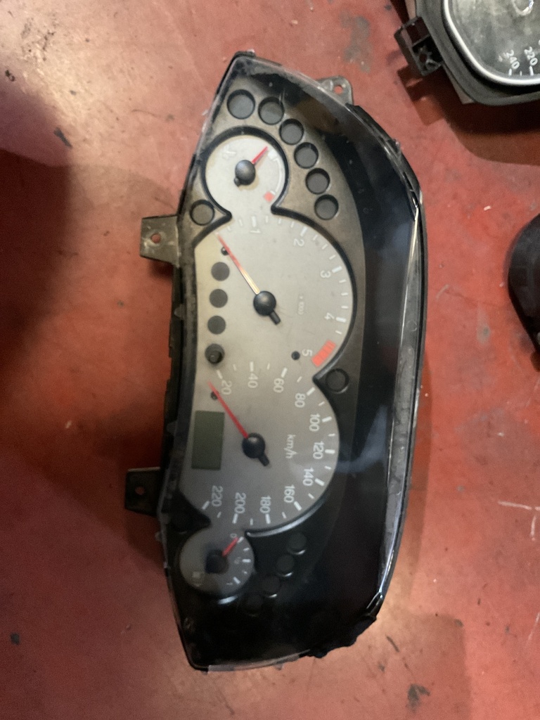 Cuadro instrumentos ford focus 2001