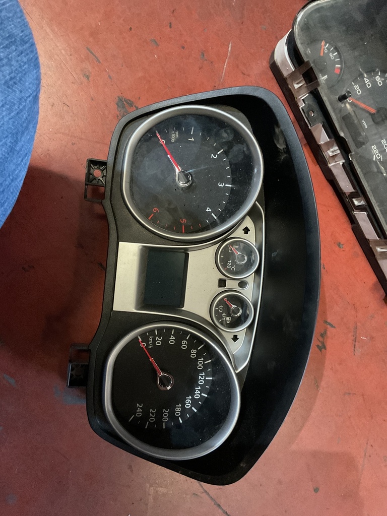 Cuadro instrumentos ford kuga 2010