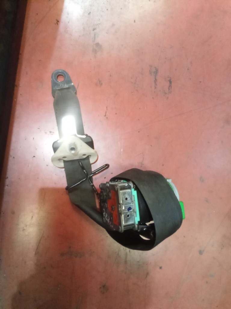 Cinturon delantero derecho peugeot partner '08