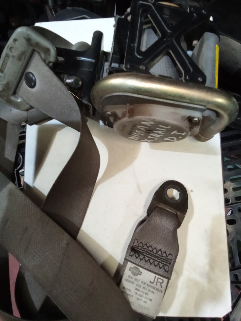 Cinturon delantero derecho nissan x-trail '04