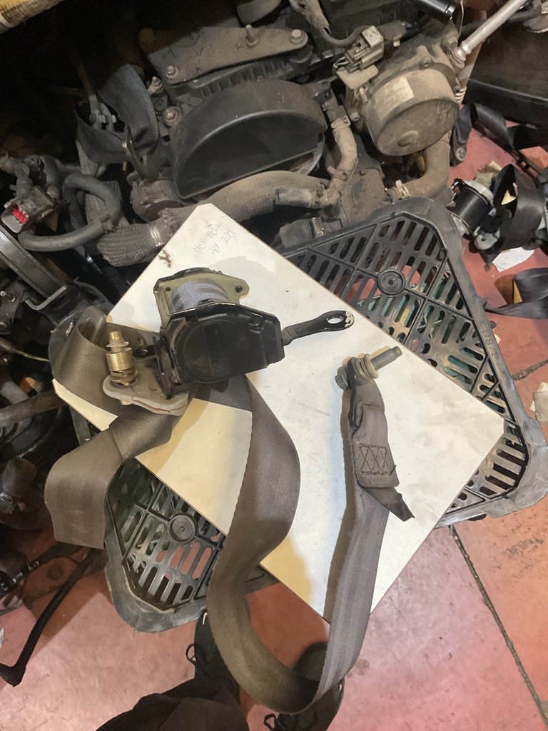 Cinturón seg. del.izquierda nissan vanette ‘95