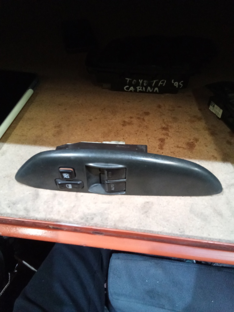 Botonera eleva lunas toyota yaris '04