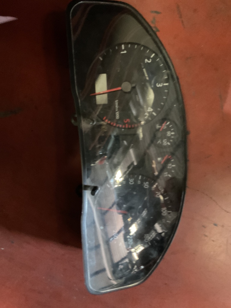 Cuadro instrumentos audi a4 02