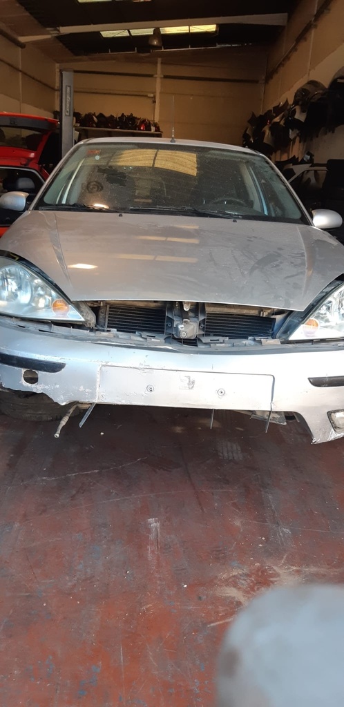0008 FORD FOCUS 1.6 GASOLINA  2002