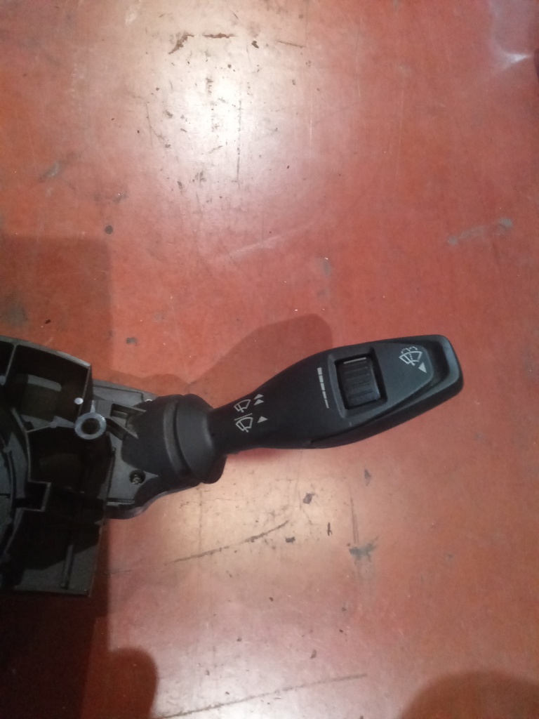 Mando de limpiaparabrisas ford fiesta '10