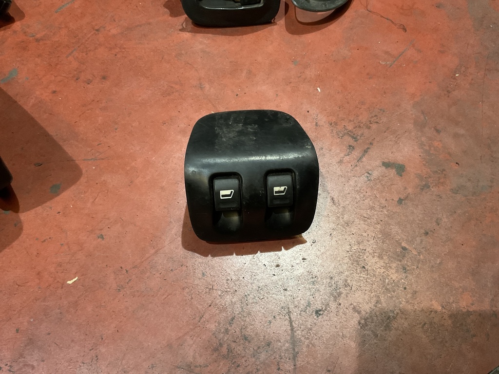 Botonera eleva lunas peugeot 206 ‘05