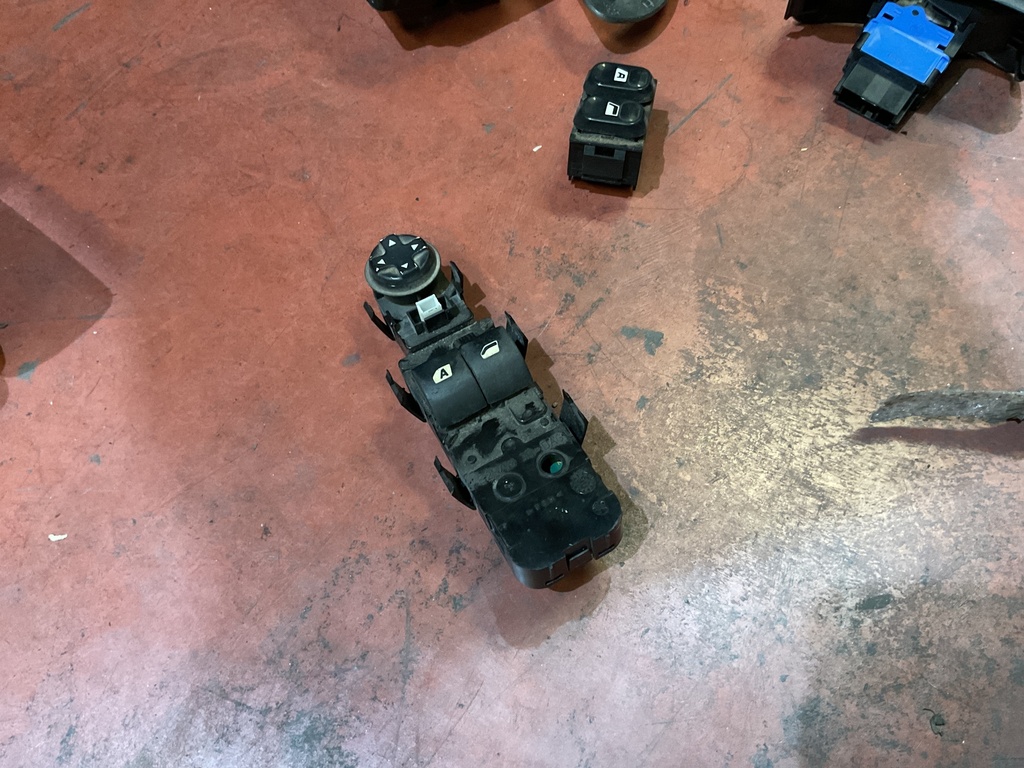 Botonera eleva lunas citroen jumpy  ‘05