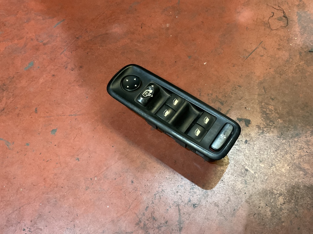 Botonera eleva lunas fiat ulysses ‘02