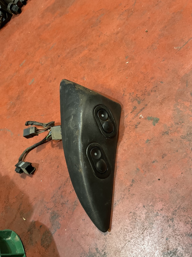 Botonera eleva lunas opel Corsa b ‘93