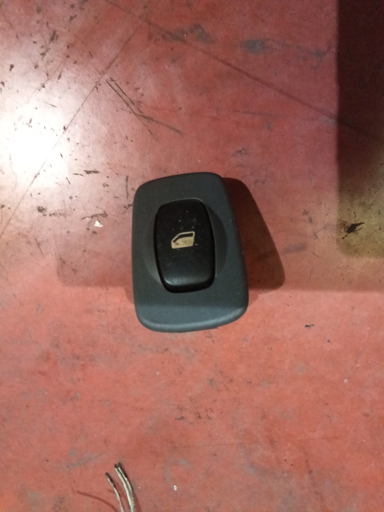 Botonera eleva lunas tras. citroen c5 '02