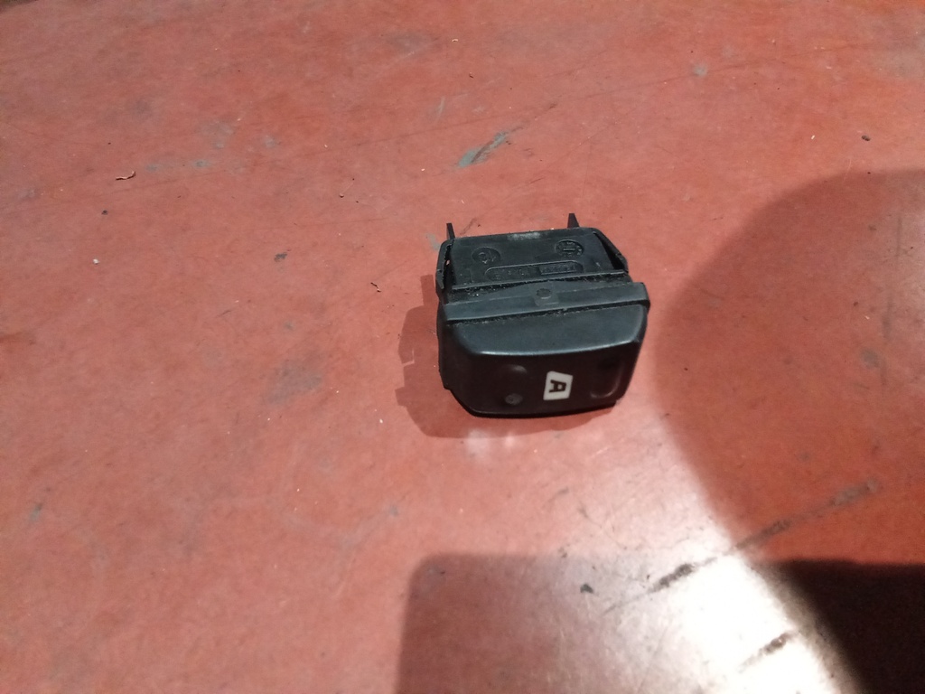 Botonera eleva lunas citroen xsara picasso '04