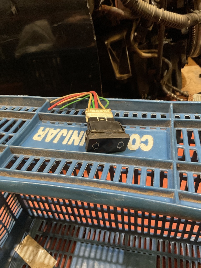 Botonera eleva lunas citroen saxo ‘03