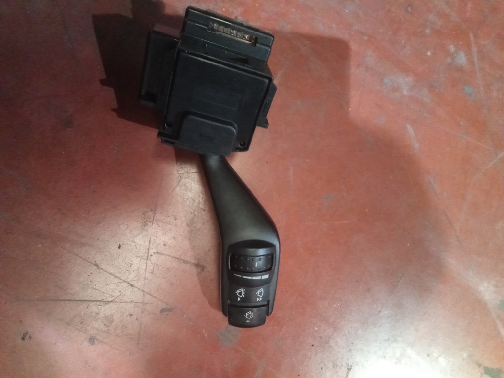 Mando de limpiaparabrisas ford c-max '04