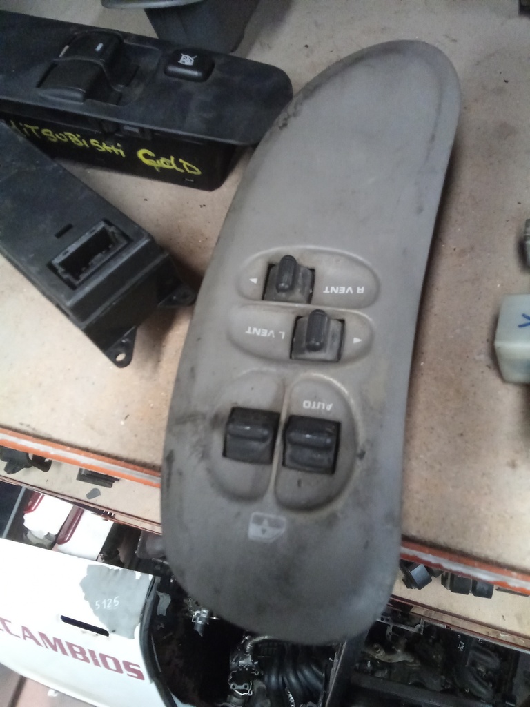 Botonera eleva lunas chrysler 300 ‘05