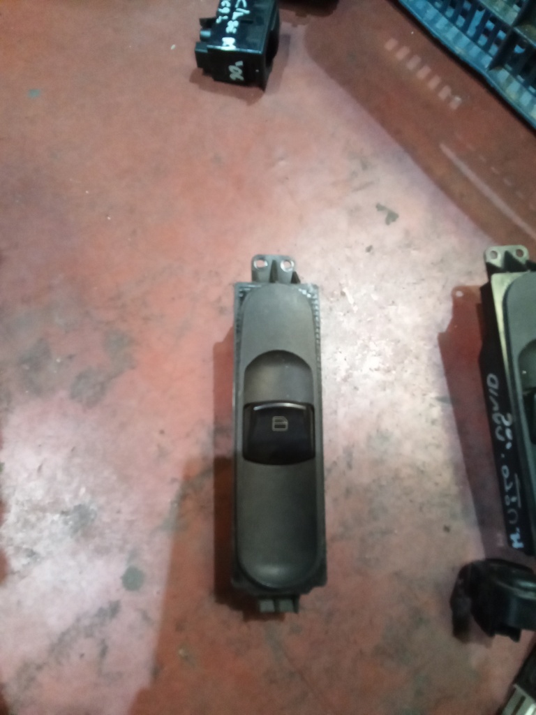 Botonera eleva lunas mercedes vito '06