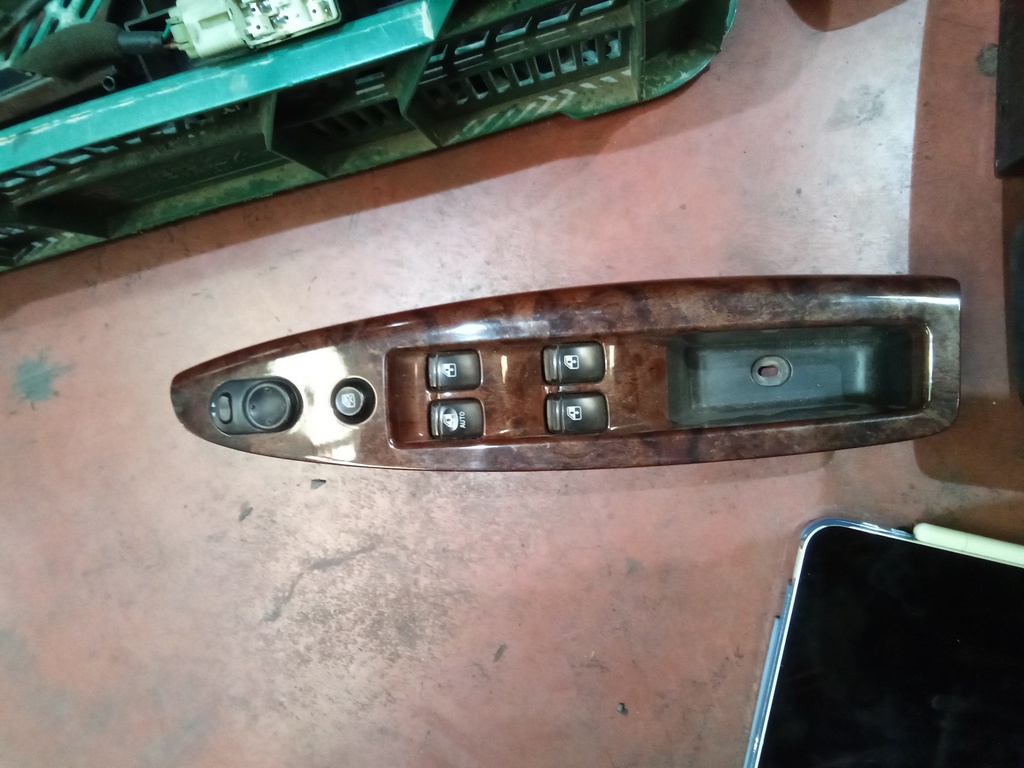 Botonera eleva lunas chevrolet nubia '00