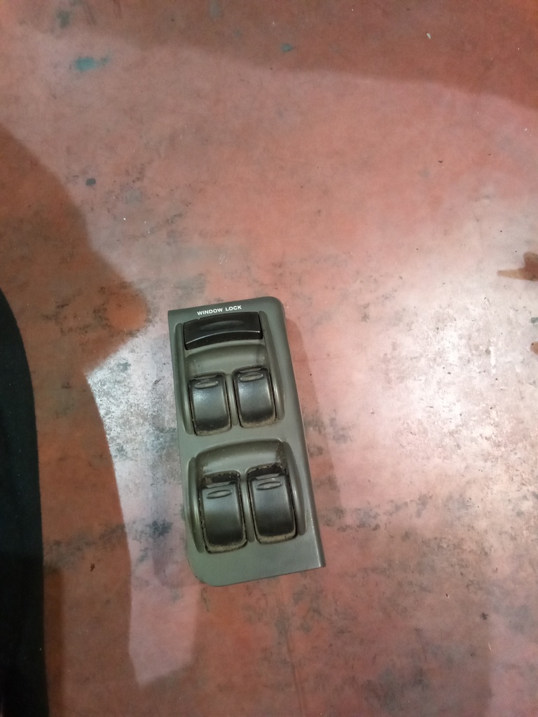 Botonera eleva lunas daewoo lanos '00