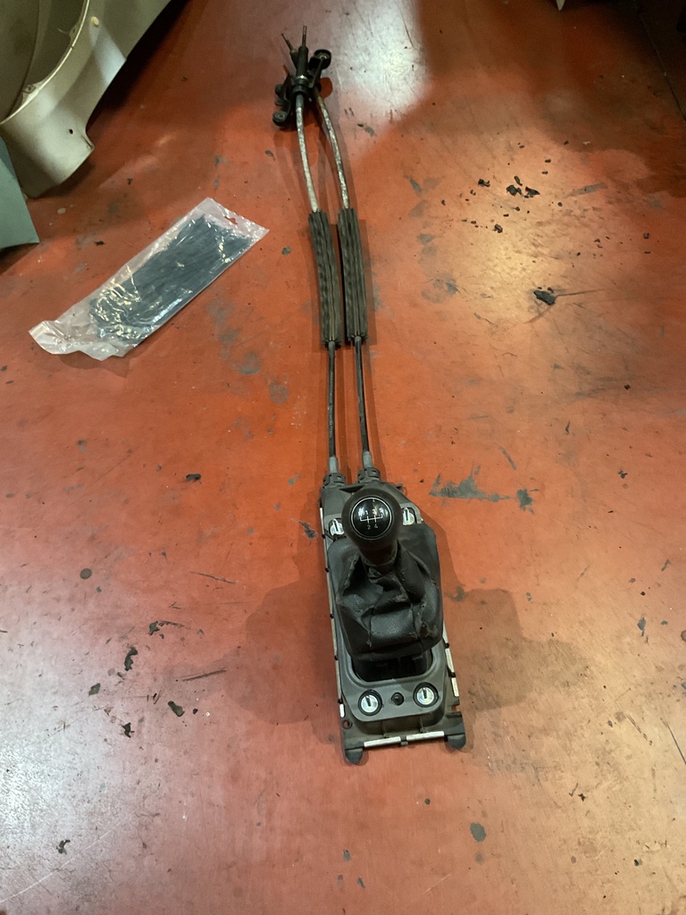 Palanca cambios 5vel. seat toledo ‘12