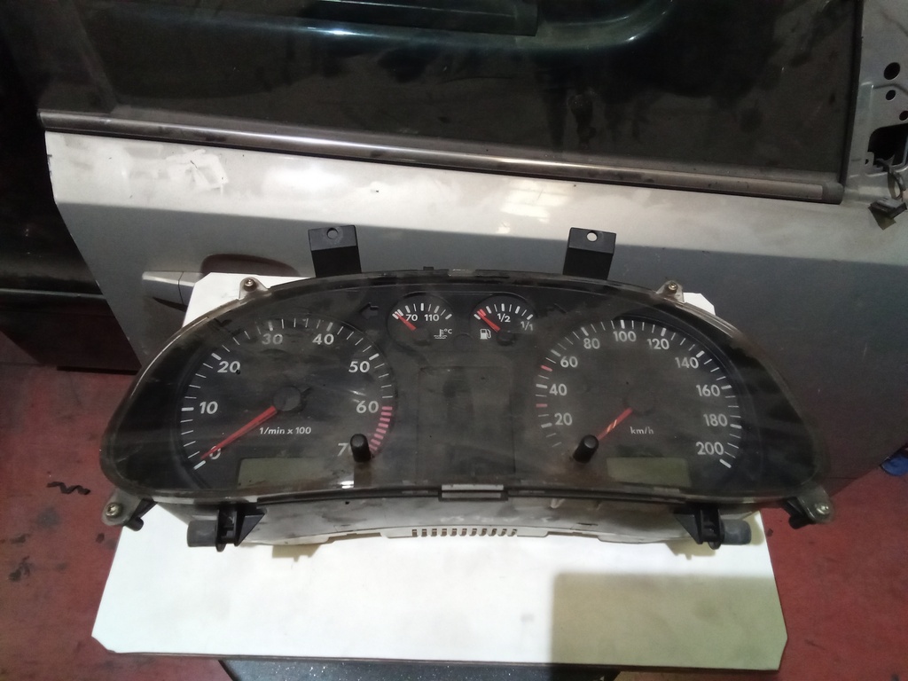 Cuadro instrumentos seat arosa '00