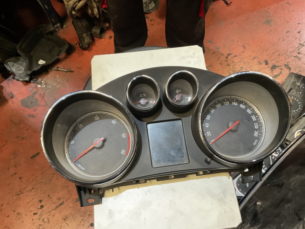 Cuadro instrumentos opel insignia ‘05