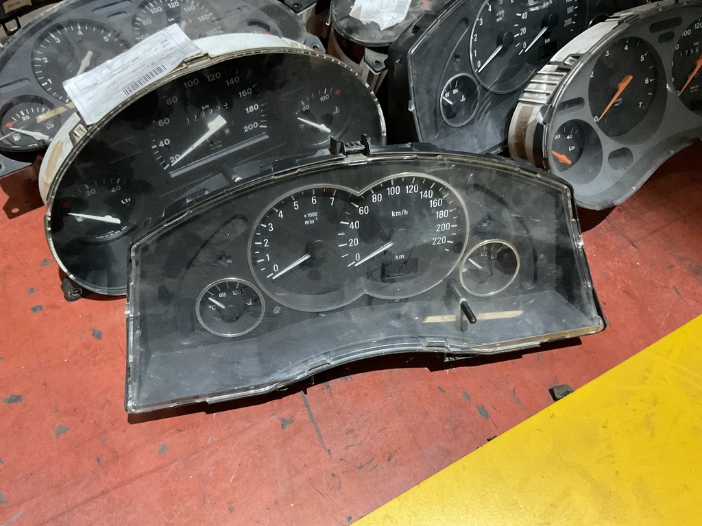 Cuadro instrumentos opel meriva ‘05