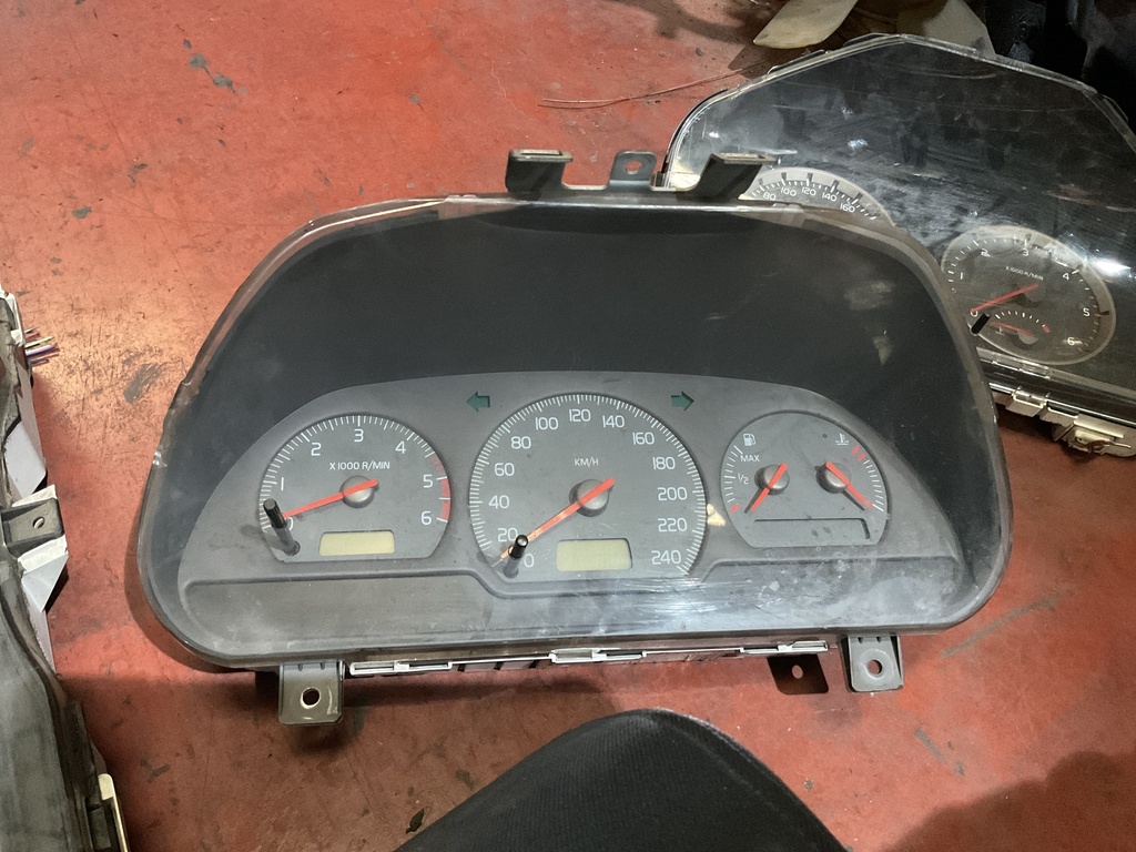Cuadro instrumentos volvo v-40 ‘00