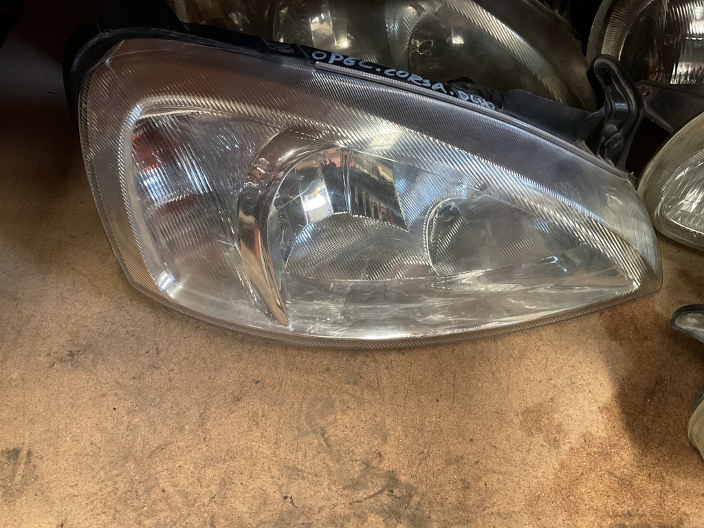 Faro derecho opel Corsa c