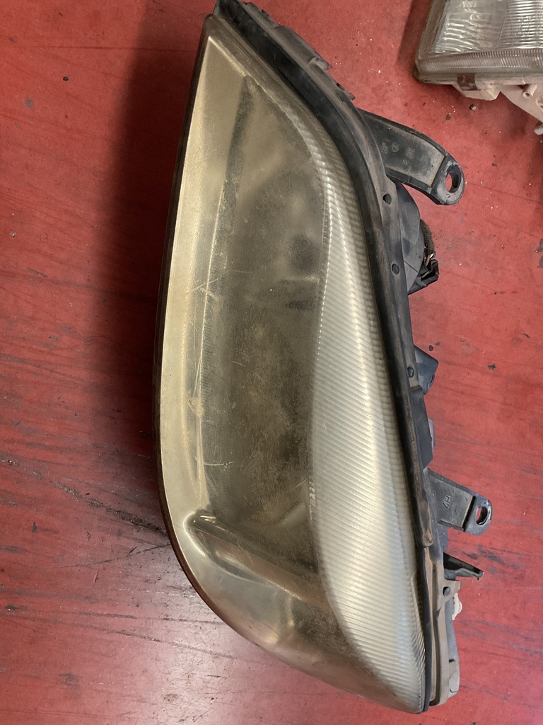 Faro izquierdo opel astra g