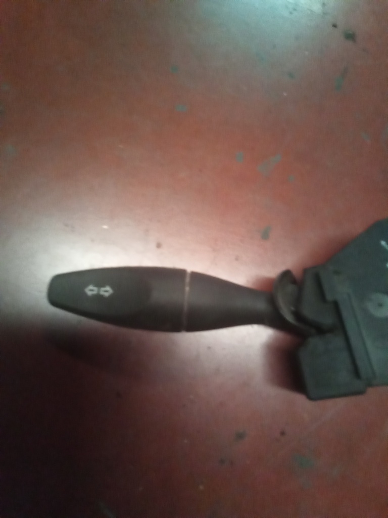 Mando de intermitentes ford fiesta '04