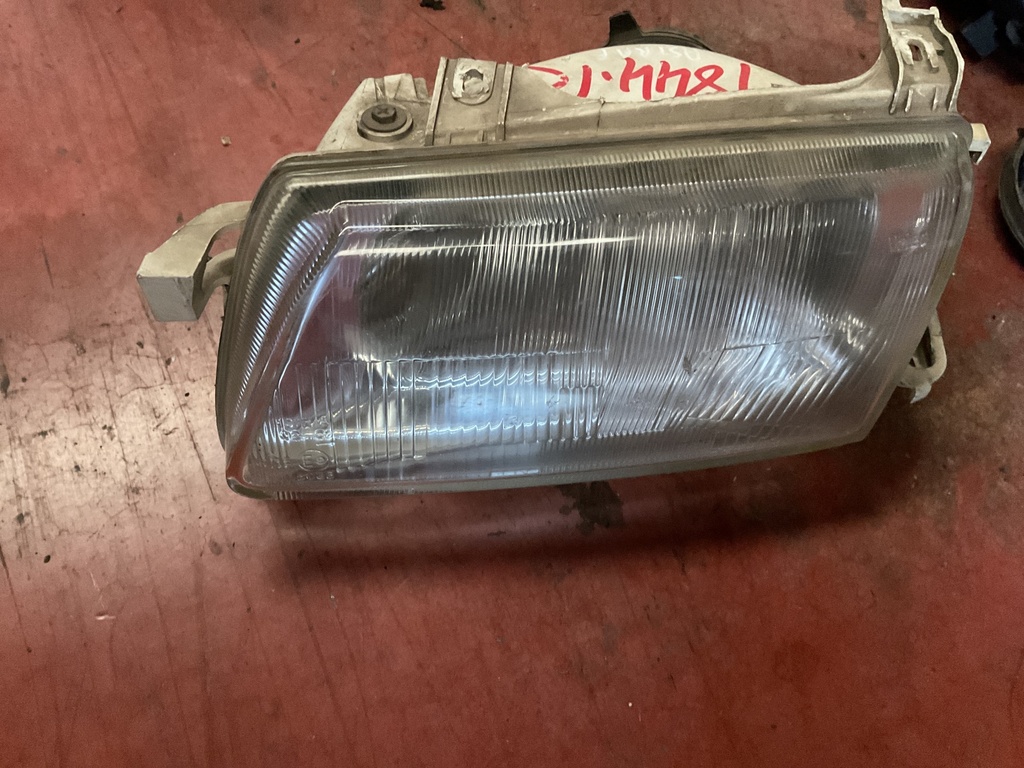 Faro izquierdo opel astra f