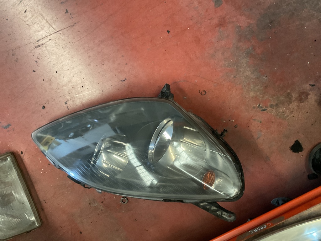 Faro derecho opel zafira b