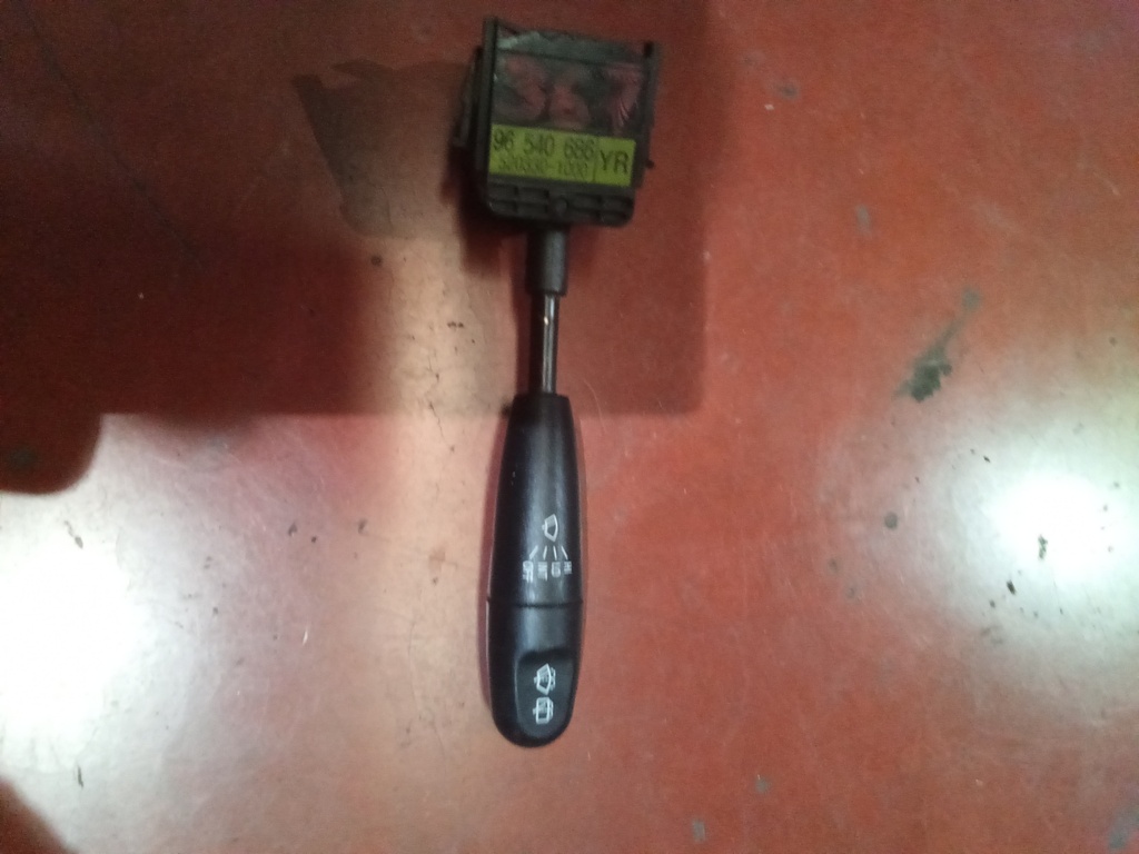 Mando de limpiaparabrisas daewoo kalos '05