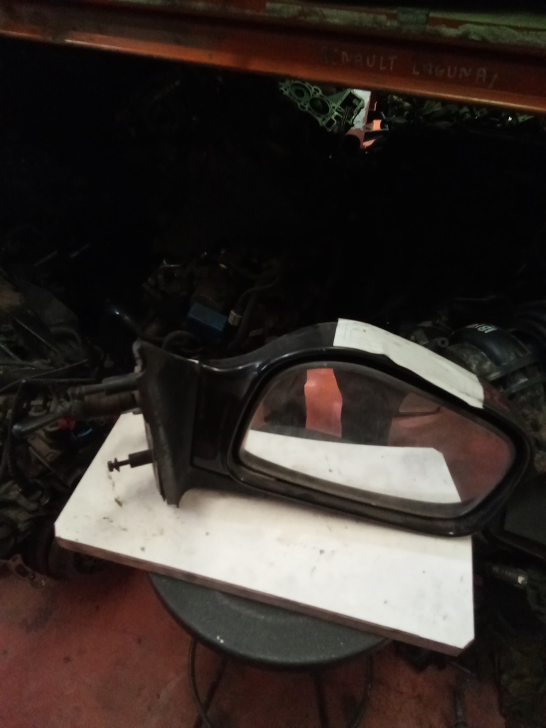 Retrovisor derecho manual ssangyong musso '97