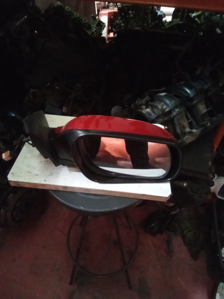 Retrovisor derecho mazda 6 '05