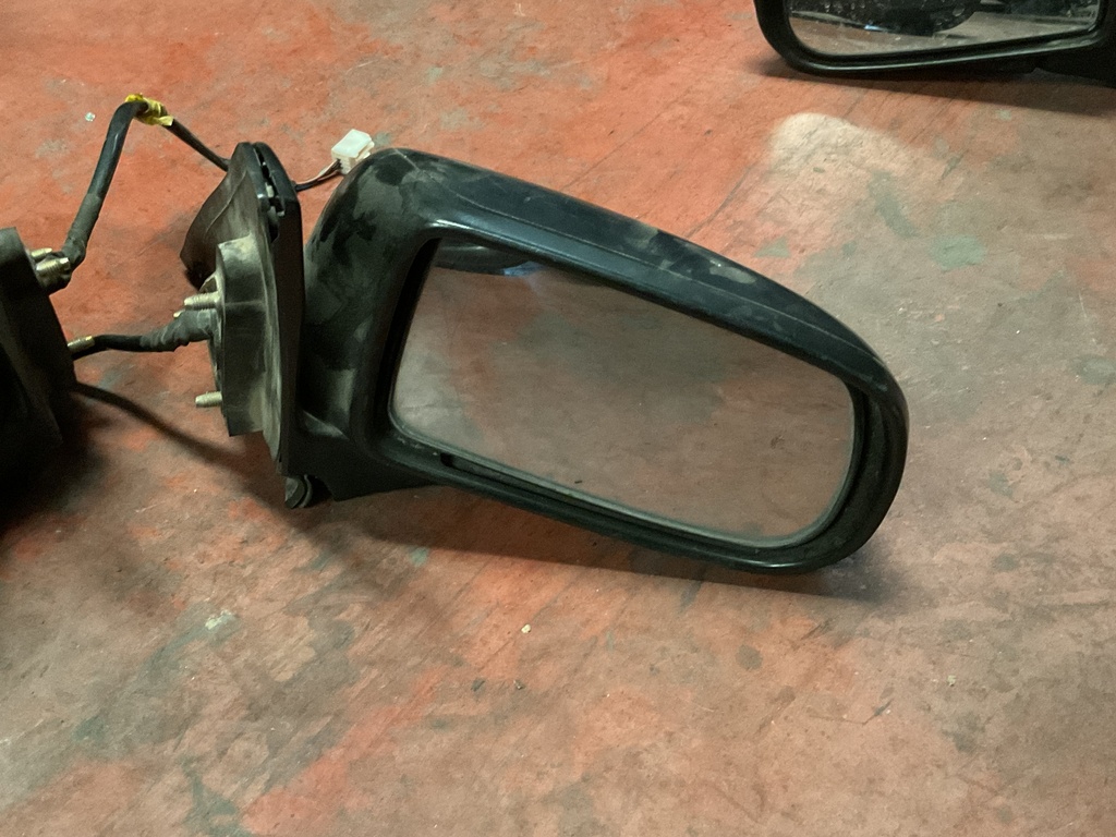 Retrovisor derecho mazda 323 ‘94