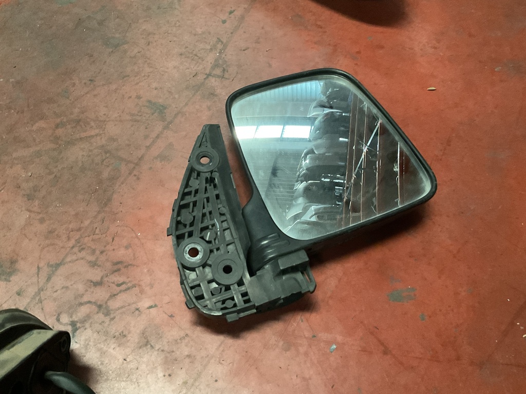Retrovisor derecho suzuki carry ‘00