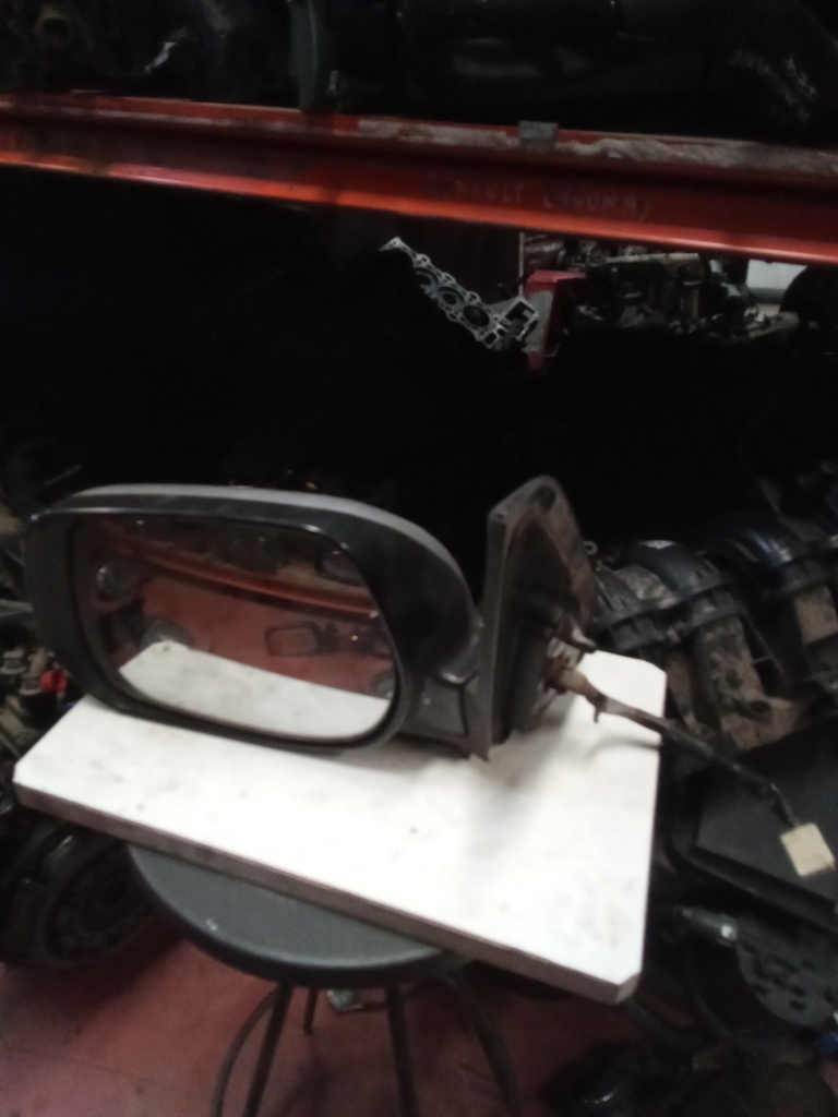 Retrovisor izquierdo toyota rav-4 '04