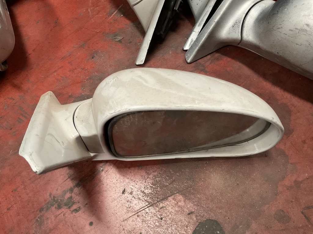 Retrovisor derecho hyundai coupe ‘97