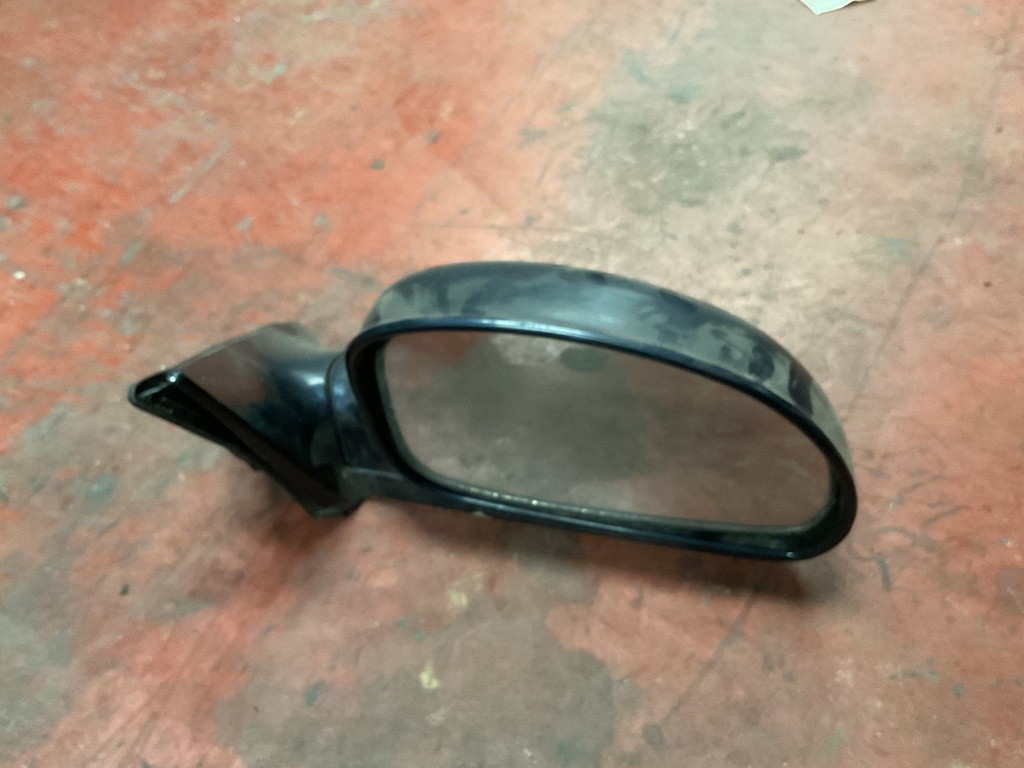 Retrovisor derecho hyundai lantra  ‘00