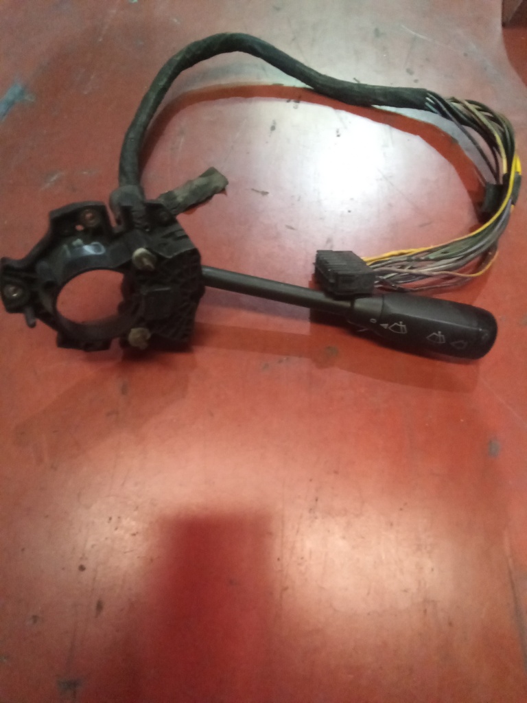 Mando de limpiaparabrisas mercedes w201 '83