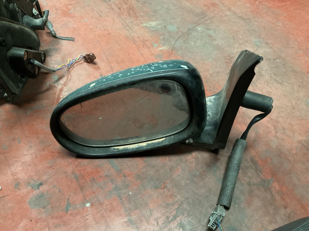 Retrovisor izquierdo nissan almera ‘05