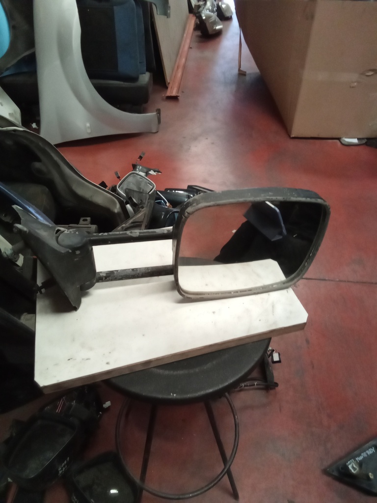Retrovisor derecho manual opel combo '94
